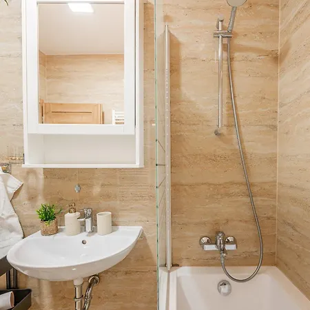Centrum 60m2 4 Beds Lejlighed *
