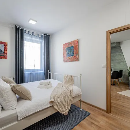 Centrum 60m2 4 Beds Apartmán Košice